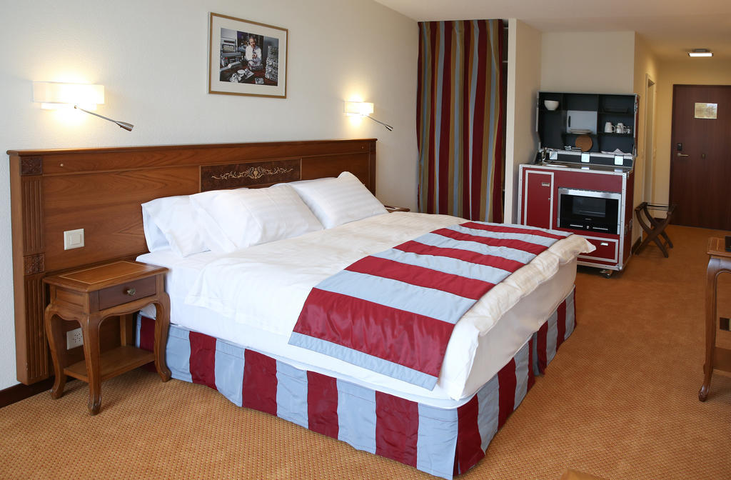 Hotel Des Inventions Ecublens  Екстер'єр фото