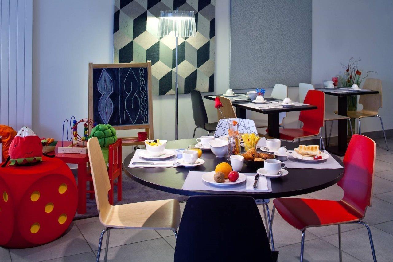 Hotel Des Inventions Ecublens  Екстер'єр фото