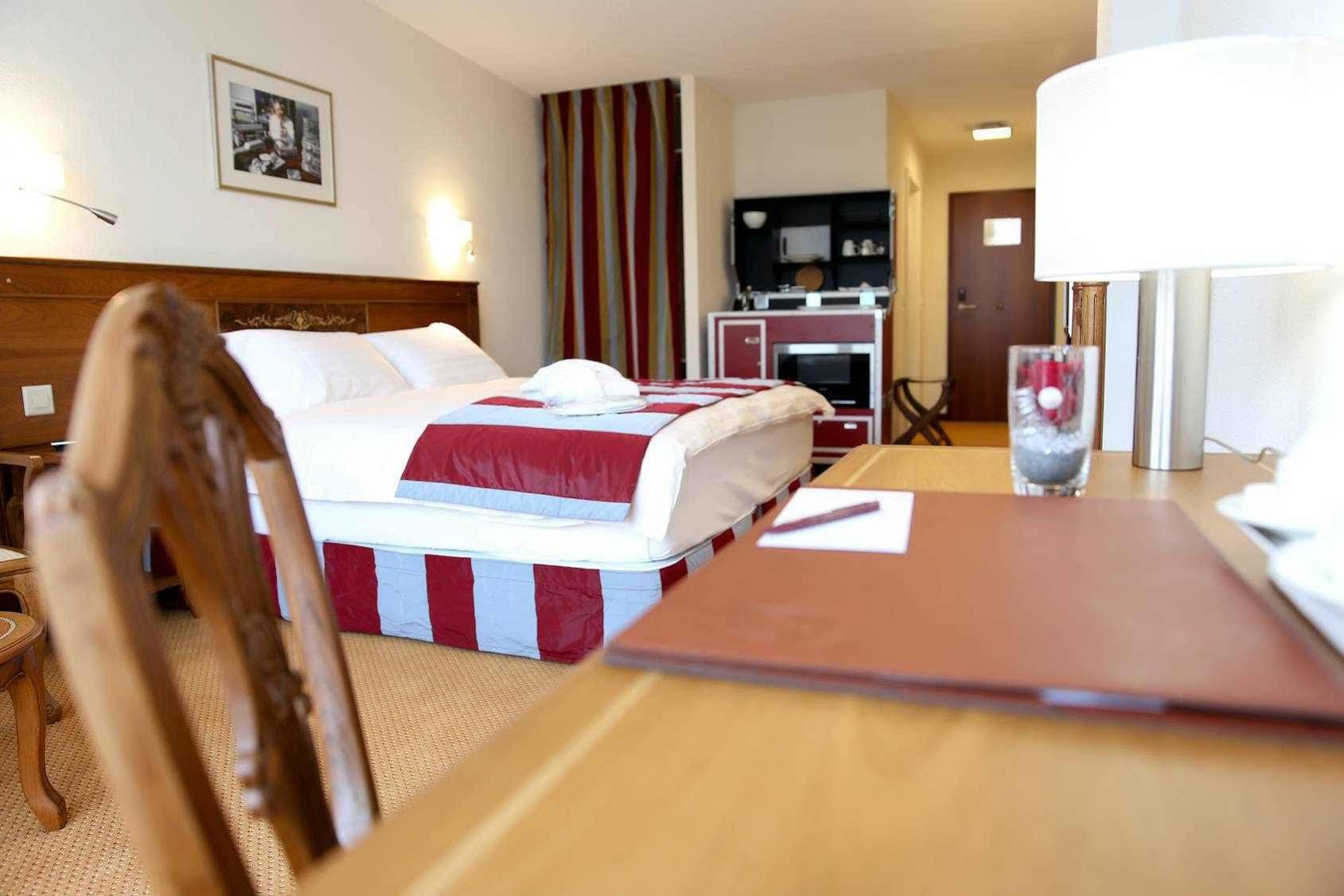 Hotel Des Inventions Ecublens  Екстер'єр фото