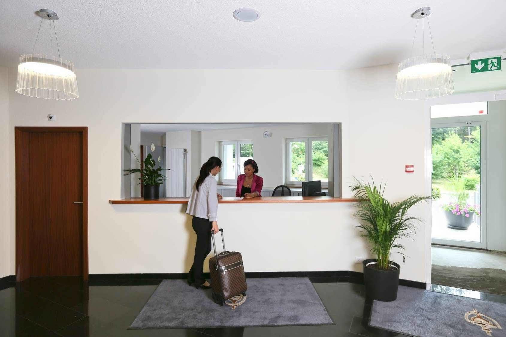 Hotel Des Inventions Ecublens  Екстер'єр фото